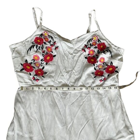 KELLY RENEÈ White Crepe Flower Embroidered Maxi Dress XLARGE - Picture 11 of 14